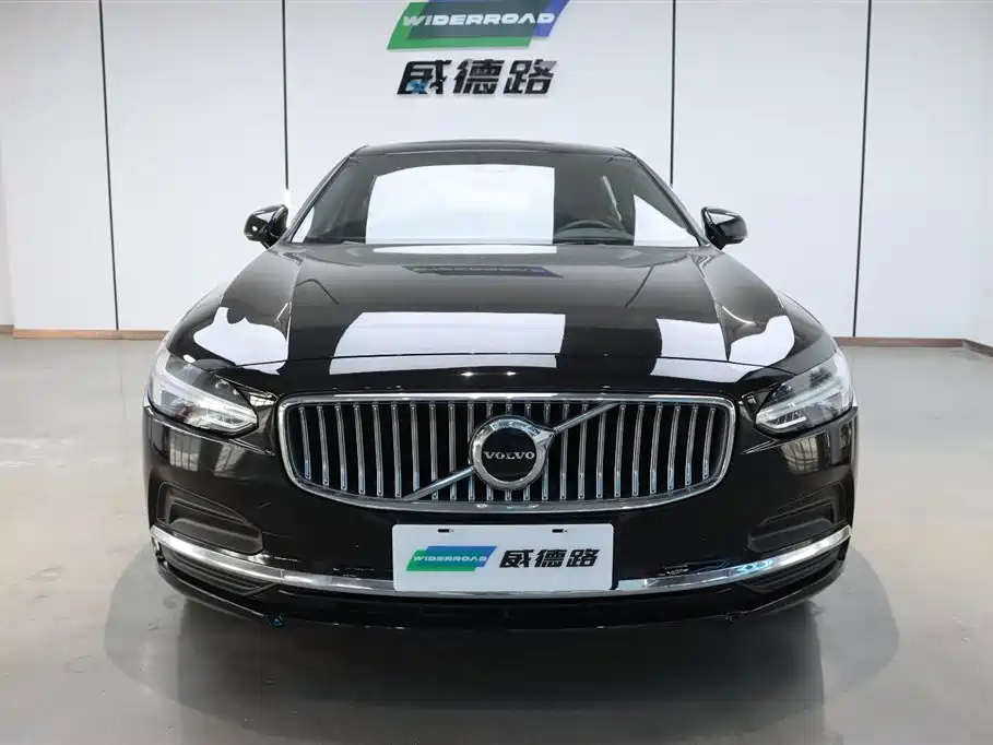 VOLVO S90 2021