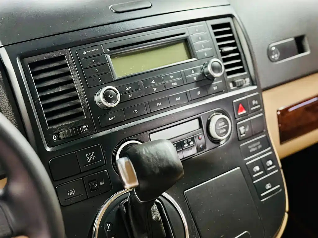 VOLKSWAGEN MULTIVAN 2008
