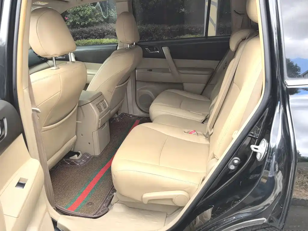 TOYOTA HIGHLANDER 2012