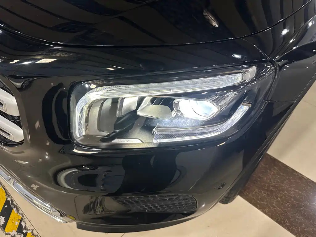 MERCEDES BENZ GLB 2020