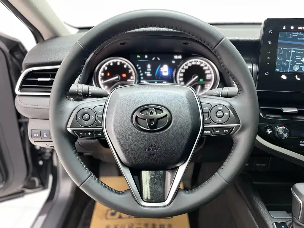 TOYOTA CAMRY 2023