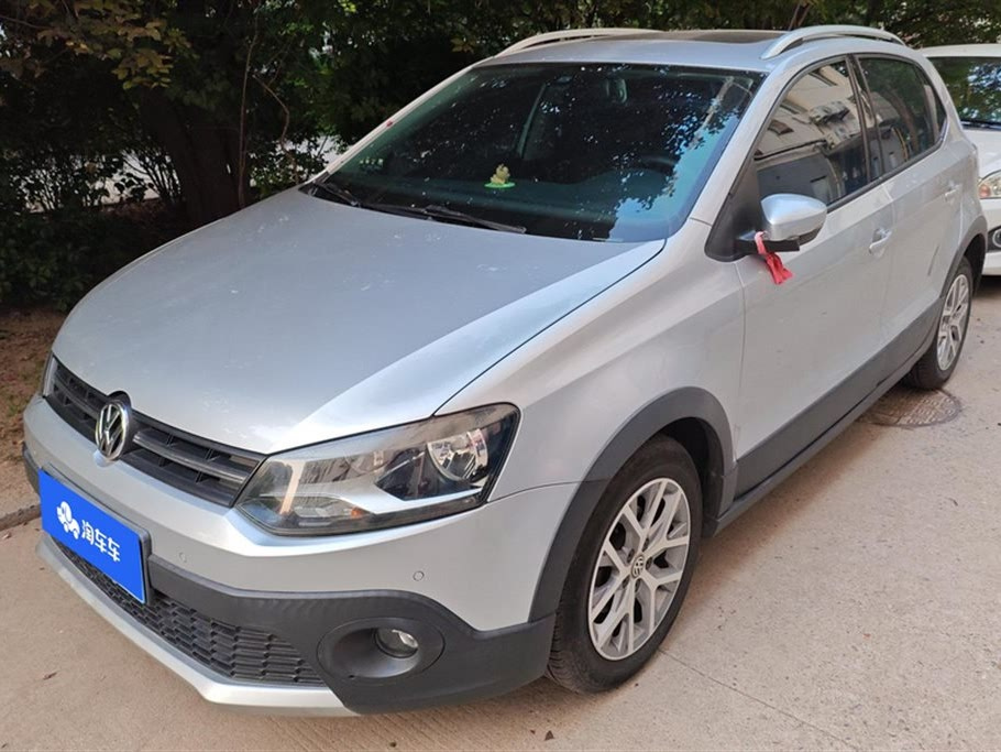 VOLKSWAGEN POLO 2014