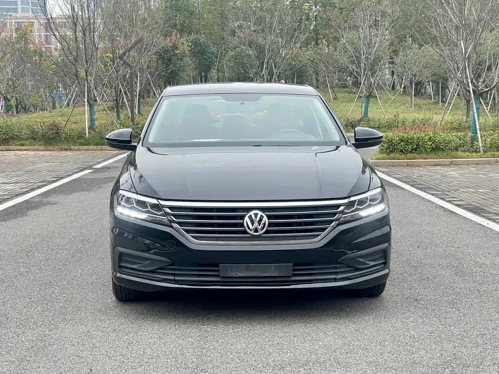 VOLKSWAGEN LAVIDA 2020