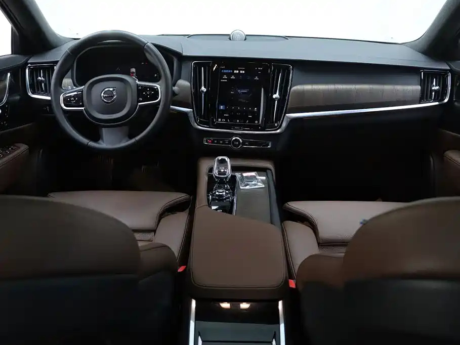 VOLVO S90 2021
