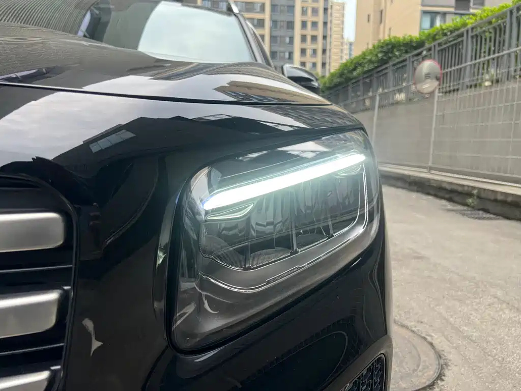 MERCEDES BENZ GLB 2024