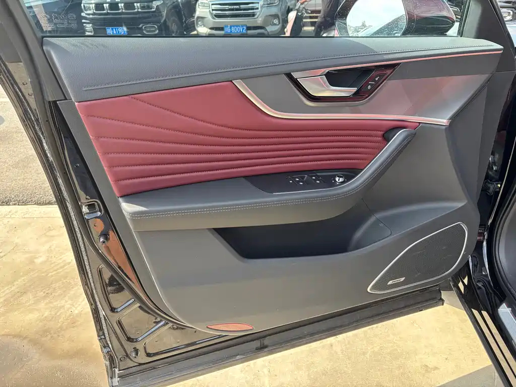 HONGQI HS5 2023