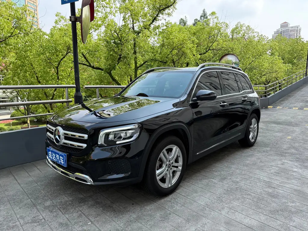 MERCEDES BENZ GLB 2023