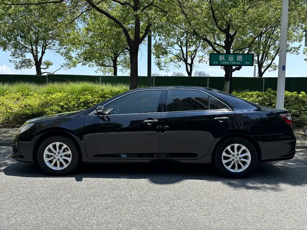 TOYOTA CAMRY 2016