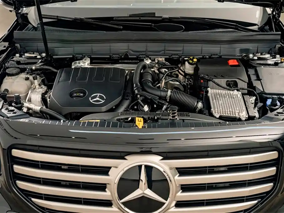MERCEDES BENZ GLB 2024