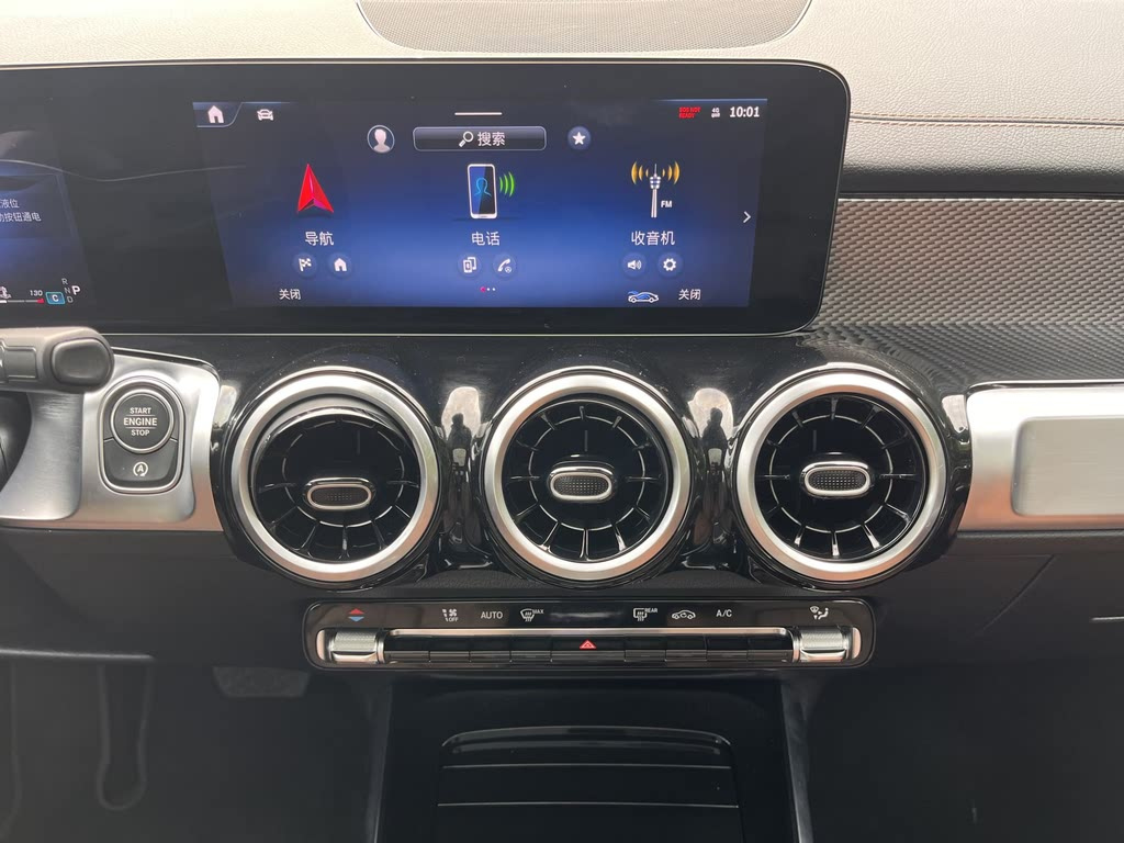 MERCEDES BENZ GLB 2024