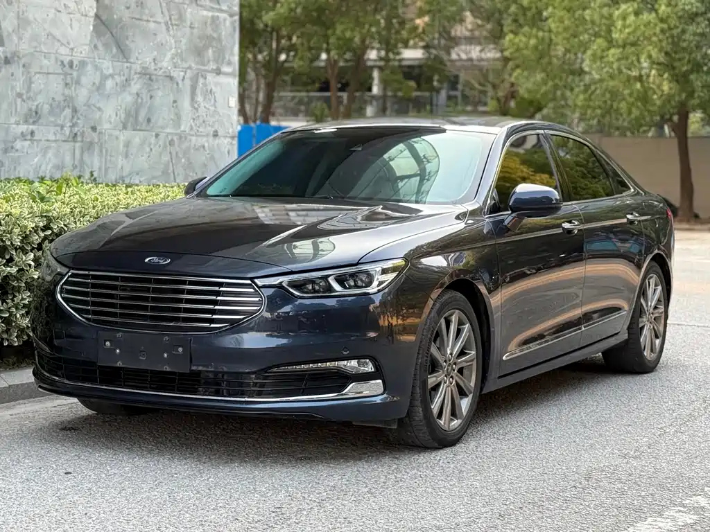 FORD TAURUS 2019