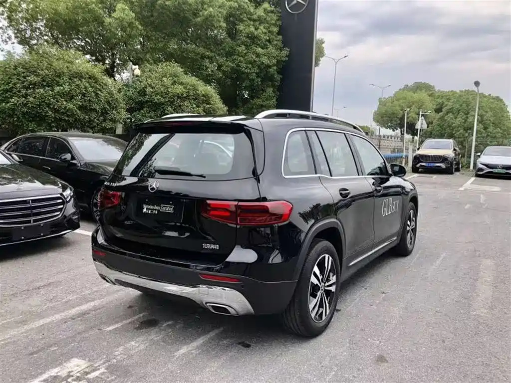 MERCEDES BENZ GLB 2024