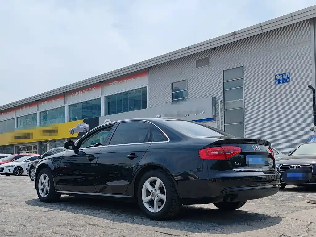 AUDI A4L 2013