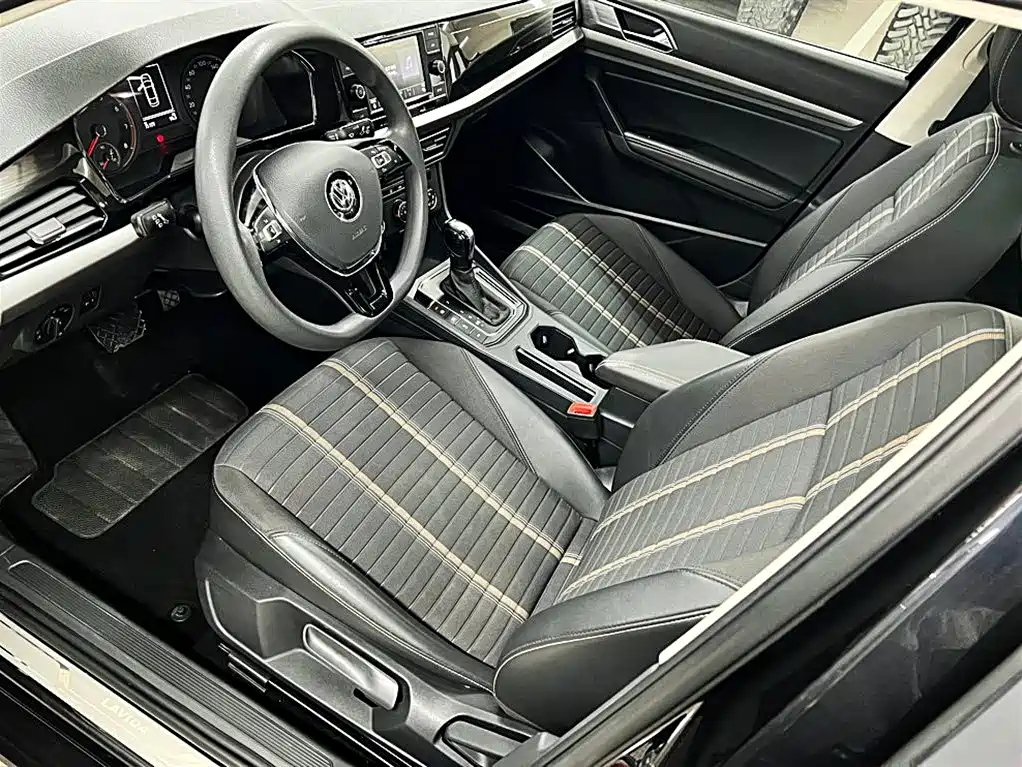 VOLKSWAGEN LAVIDA 2019