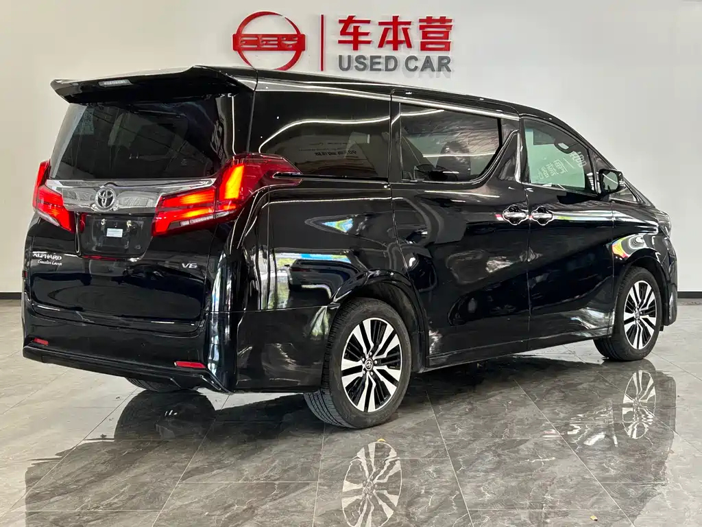 TOYOTA ALPHARD 2018