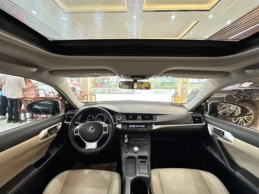 LEXUS CT 2012