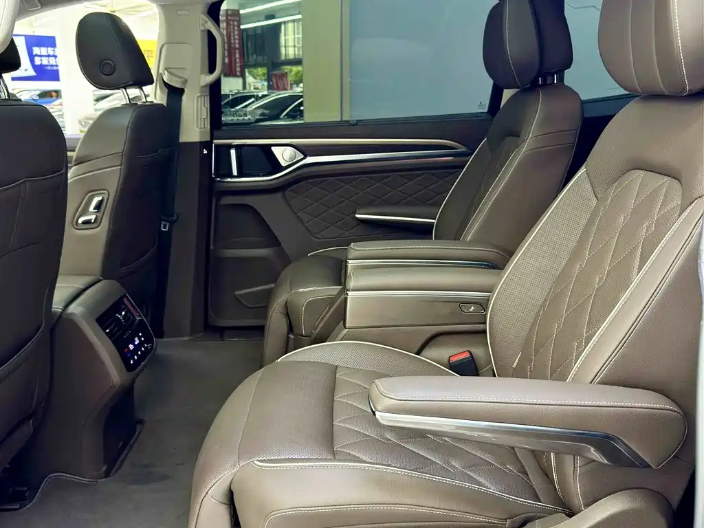 VOLKSWAGEN VILORAN 2020