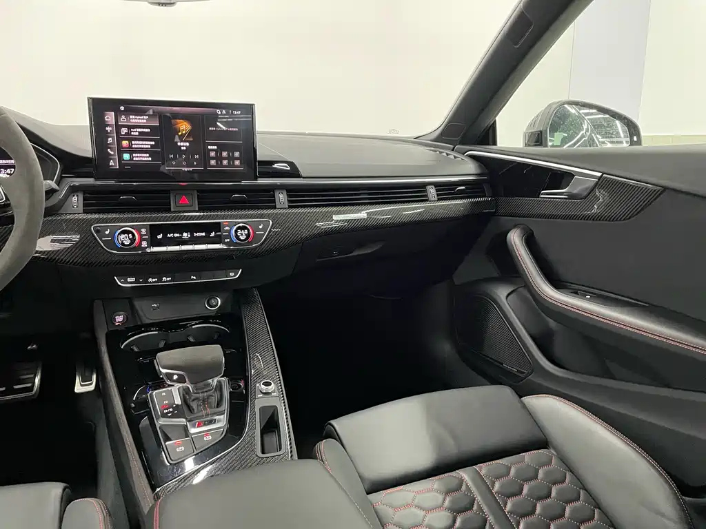 AUDI A5 2024