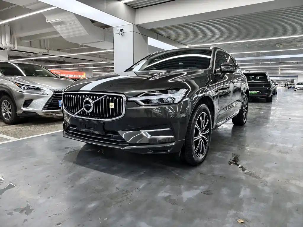 VOLVO XC60 2021
