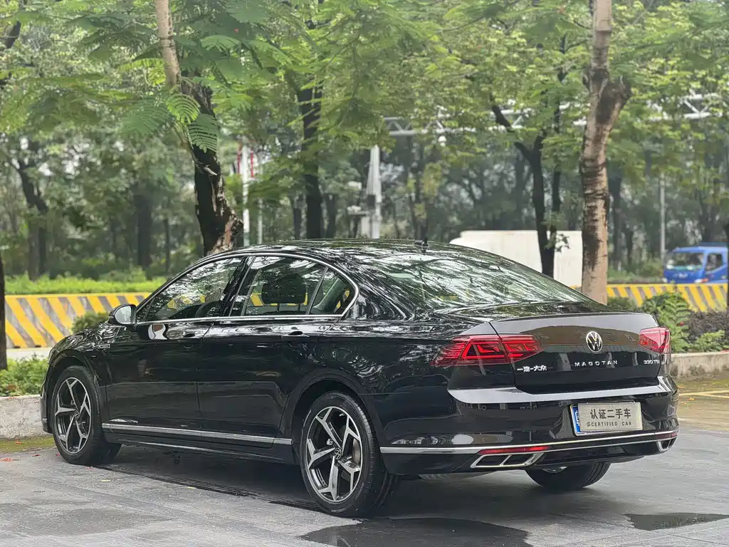 VOLKSWAGEN MAGOTAN 2023