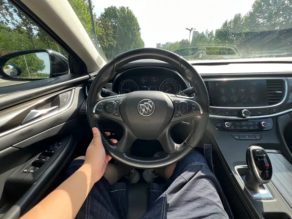 BUICK LACROSSE 2019