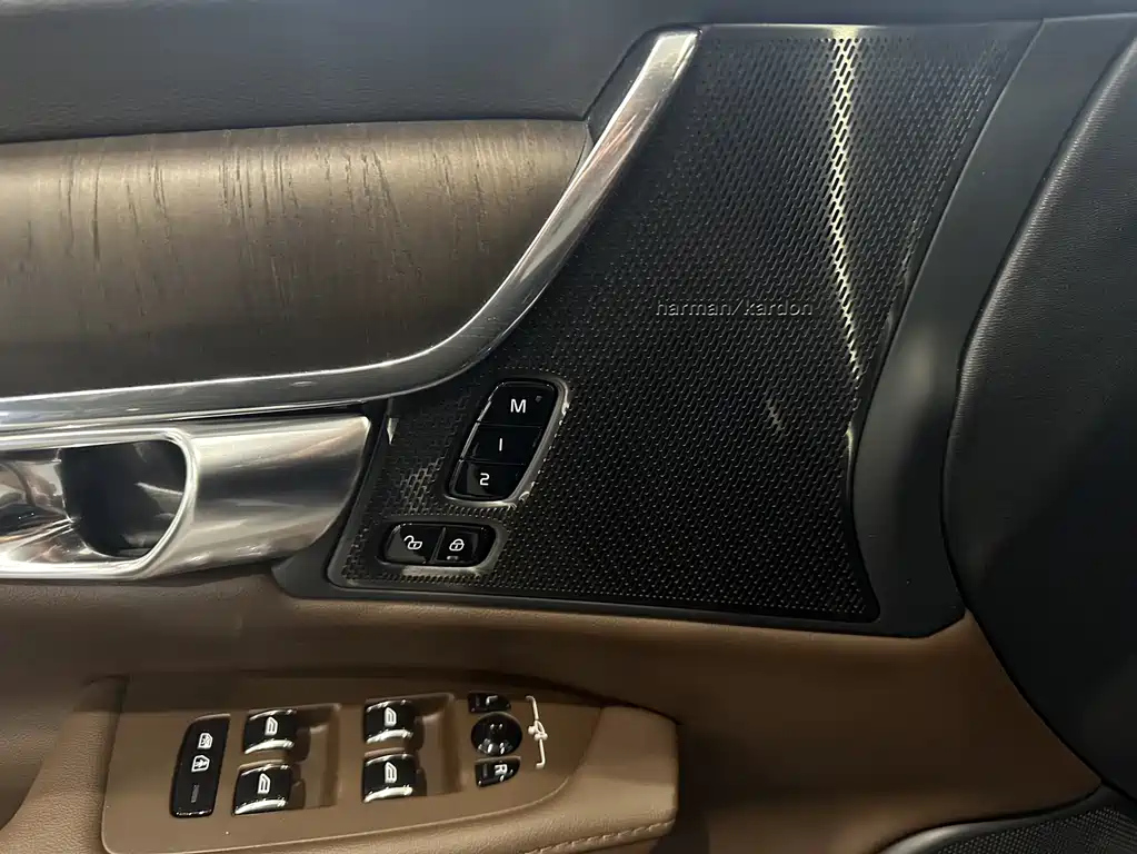 VOLVO S90 2022