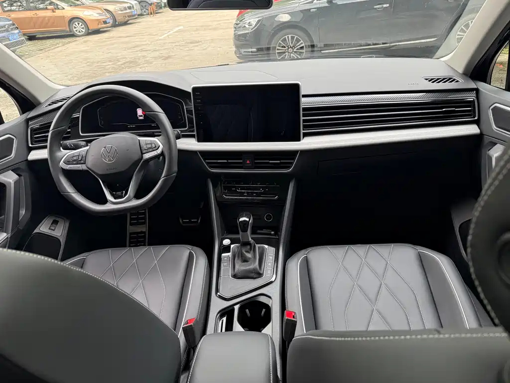 VOLKSWAGEN TIGUAN L 2024