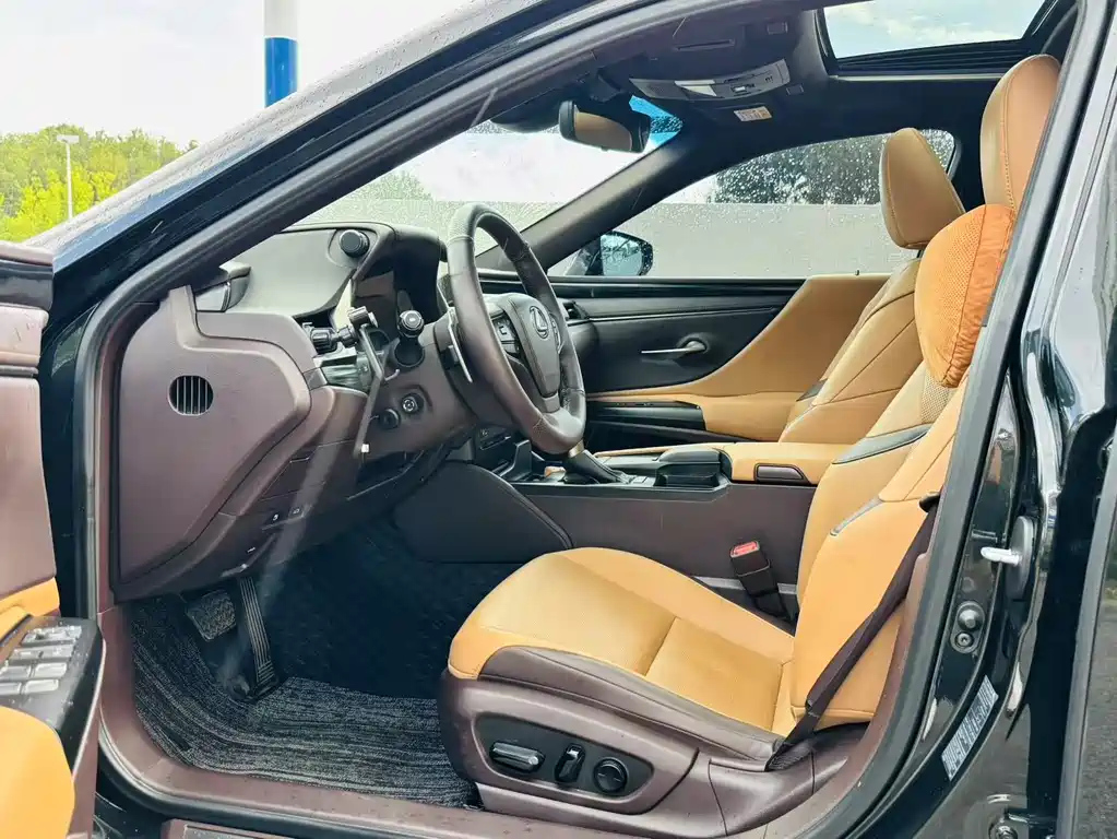 LEXUS ES 2021