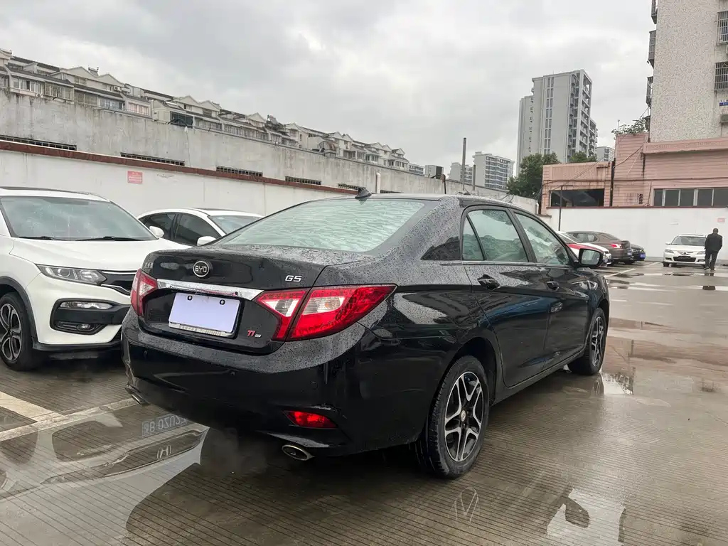 BYD G5 2015