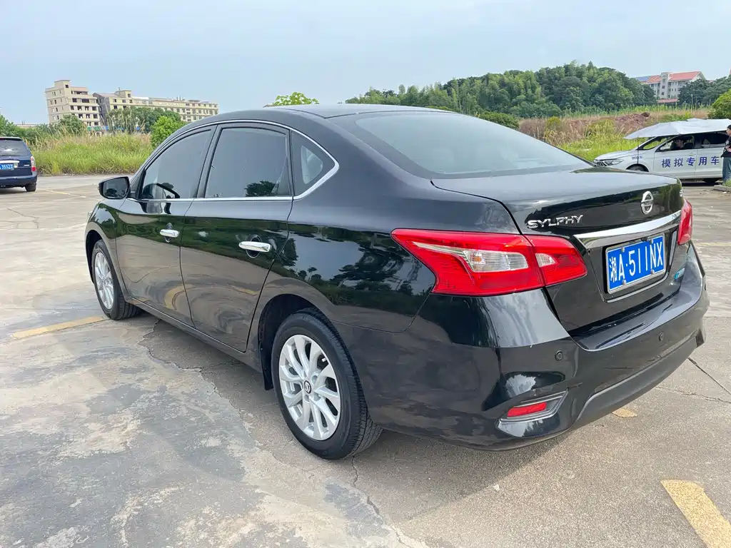 NISSAN SYLPHY 2016