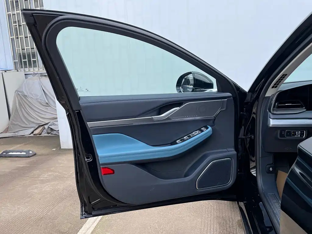 LINCOLN Z 2024