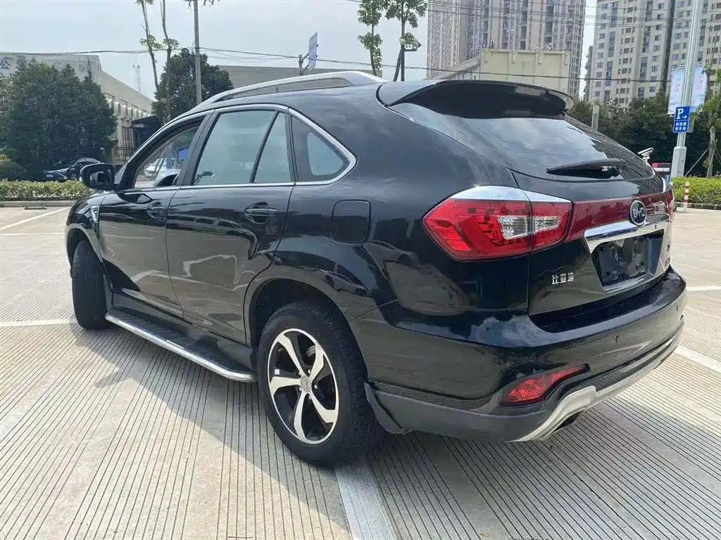 BYD S7 2015