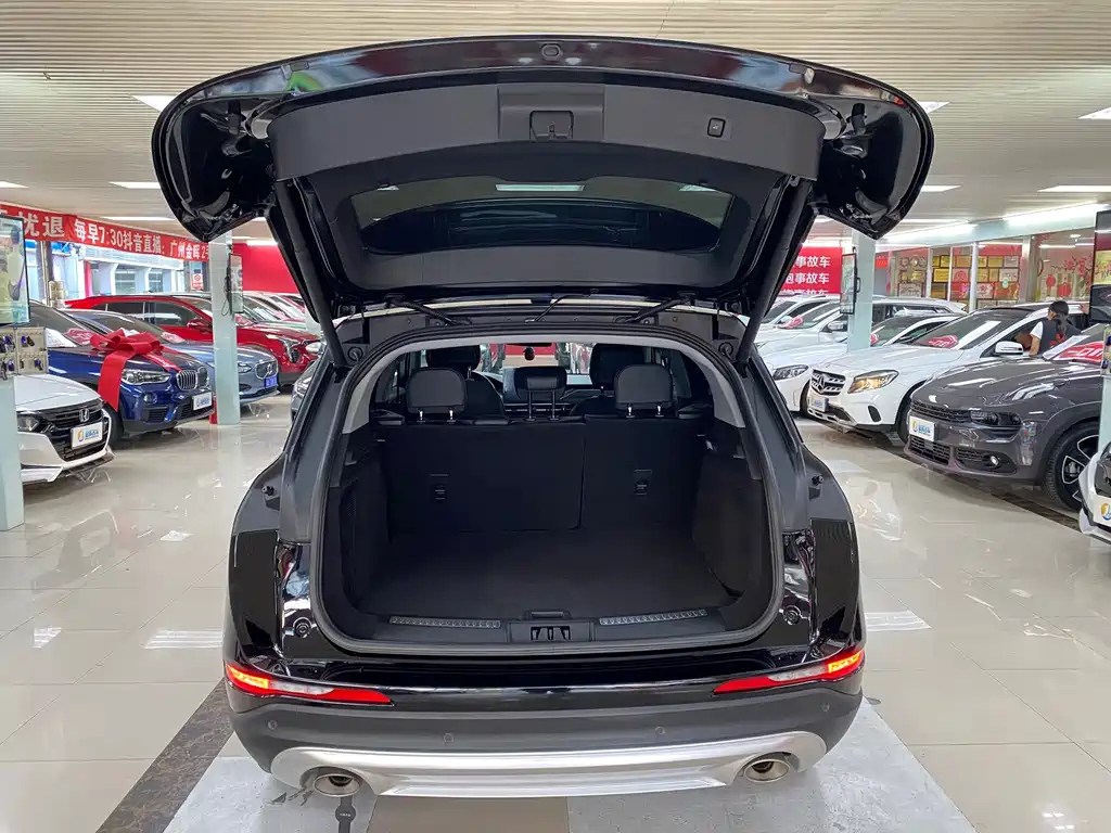 LINCOLN ADVENTURER 2022
