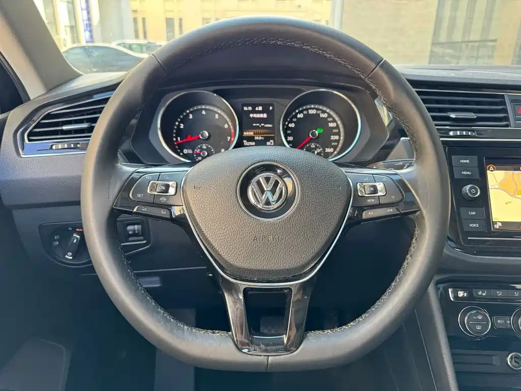 VOLKSWAGEN TIGUAN L 2018