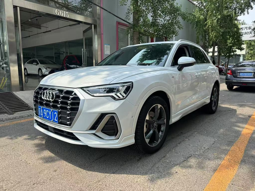 AUDI Q3 2023