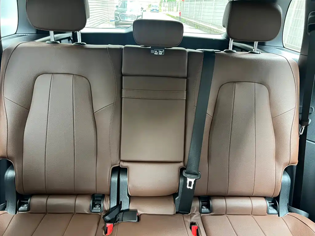 MERCEDES BENZ GLB 2024