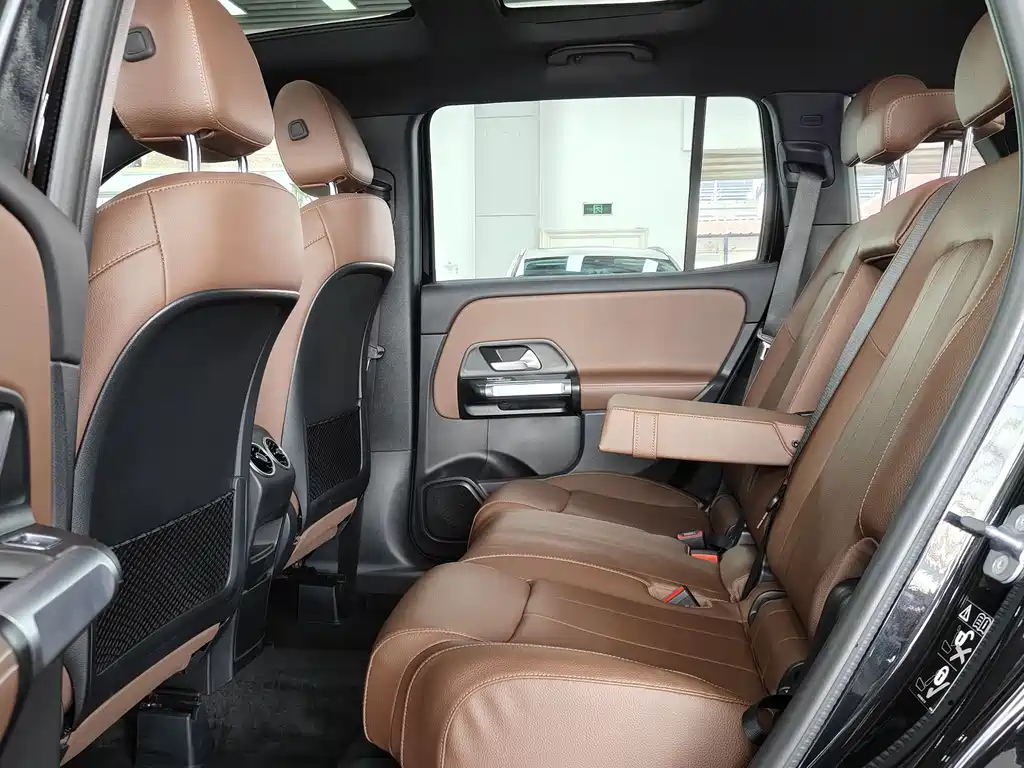 MERCEDES BENZ GLB 2024