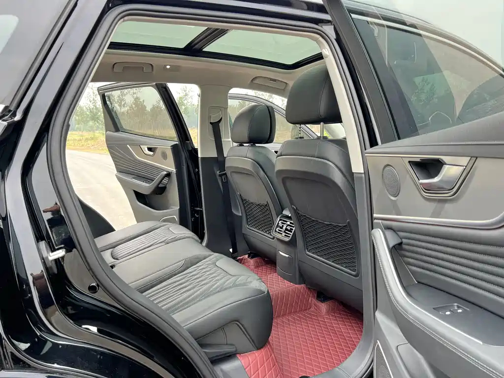 HONGQI HS5 2023