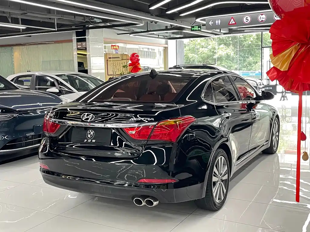 HYUNDAI MISTRA 2014
