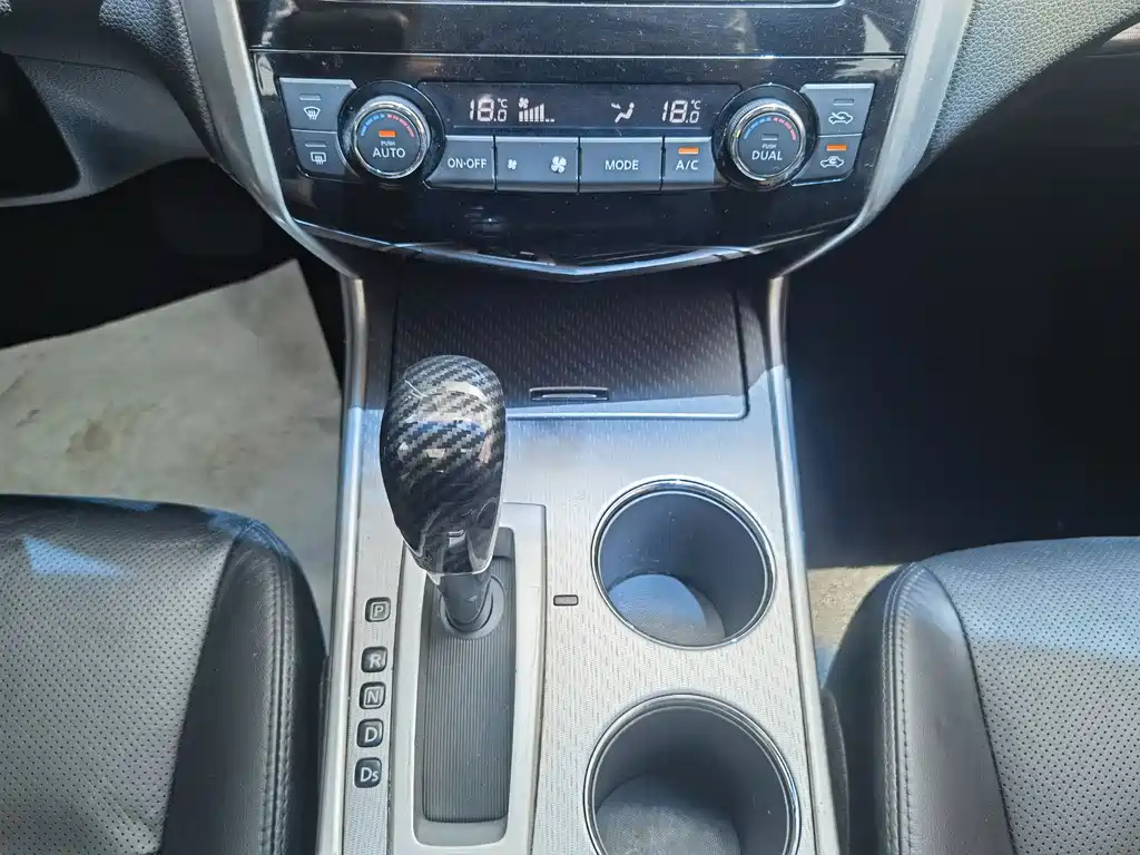 NISSAN TEANA 2016