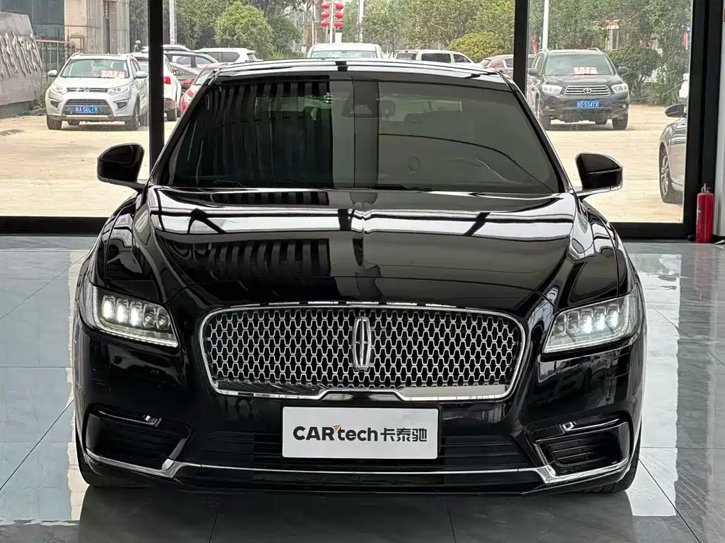 LINCOLN CONTINENTAL 2019