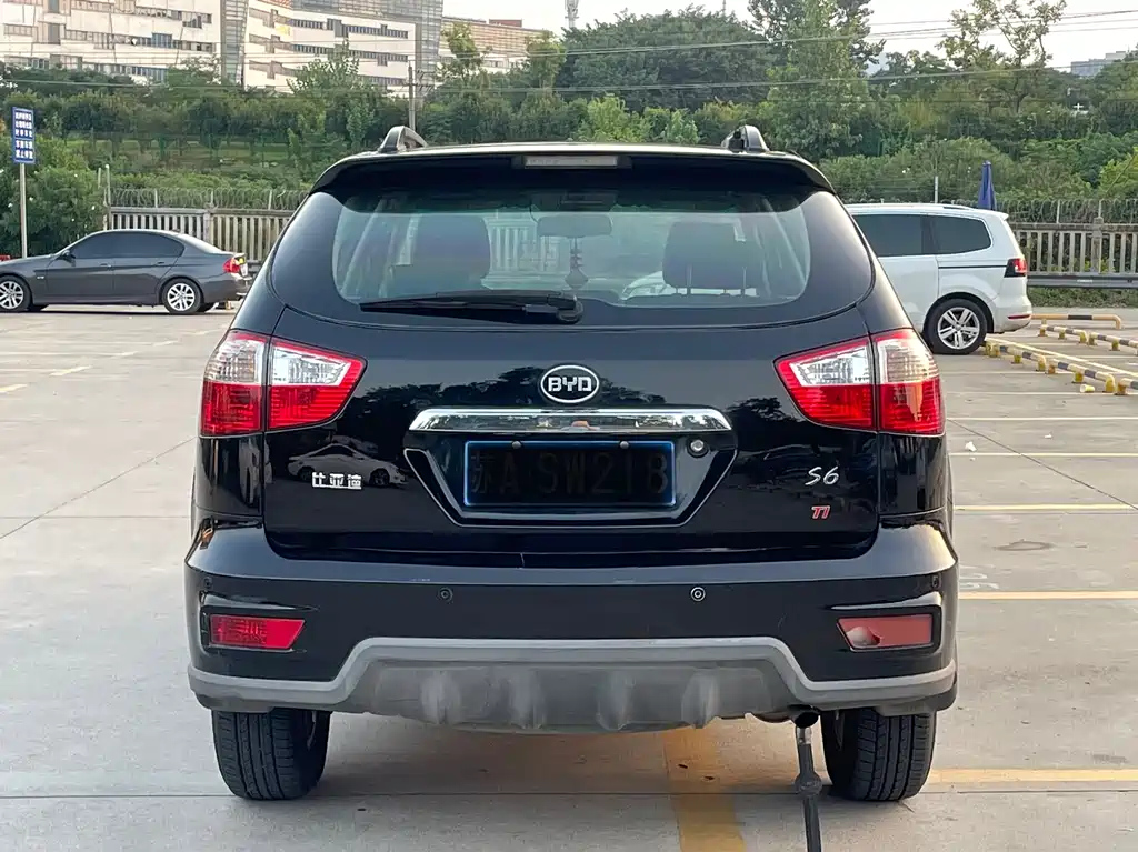 BYD S6 2014