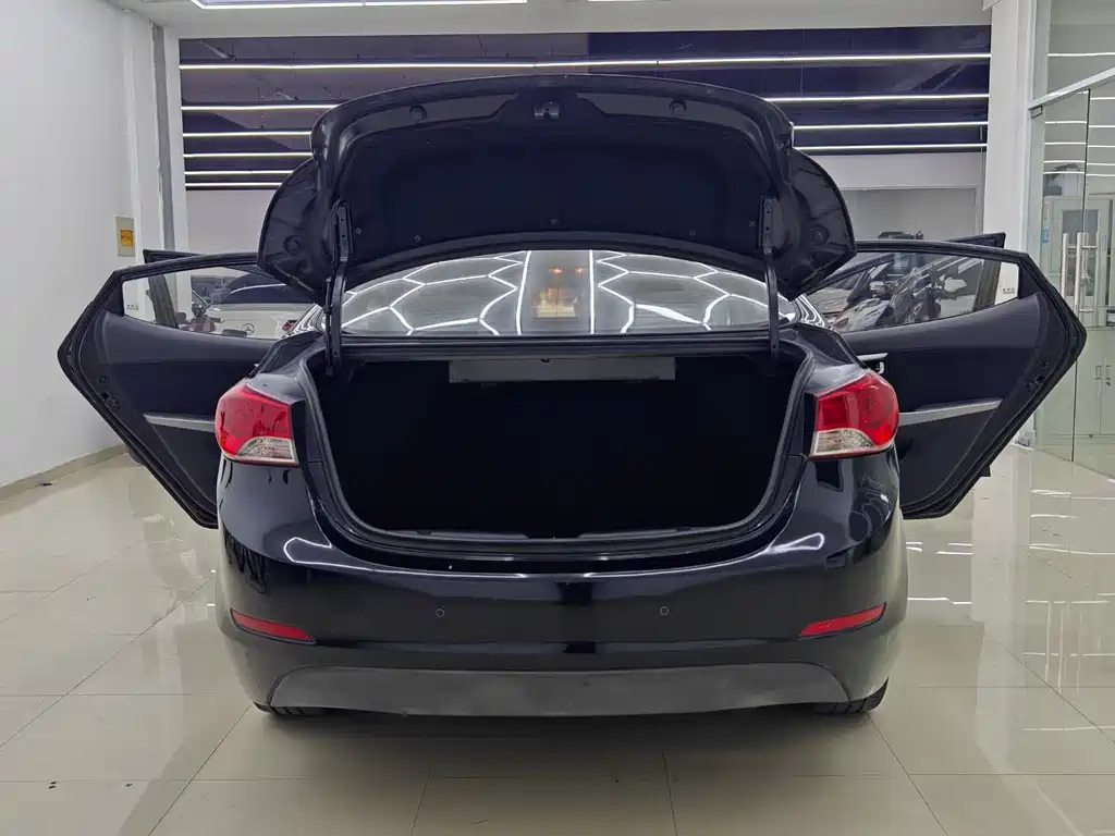 HYUNDAI ELANTRA 2013