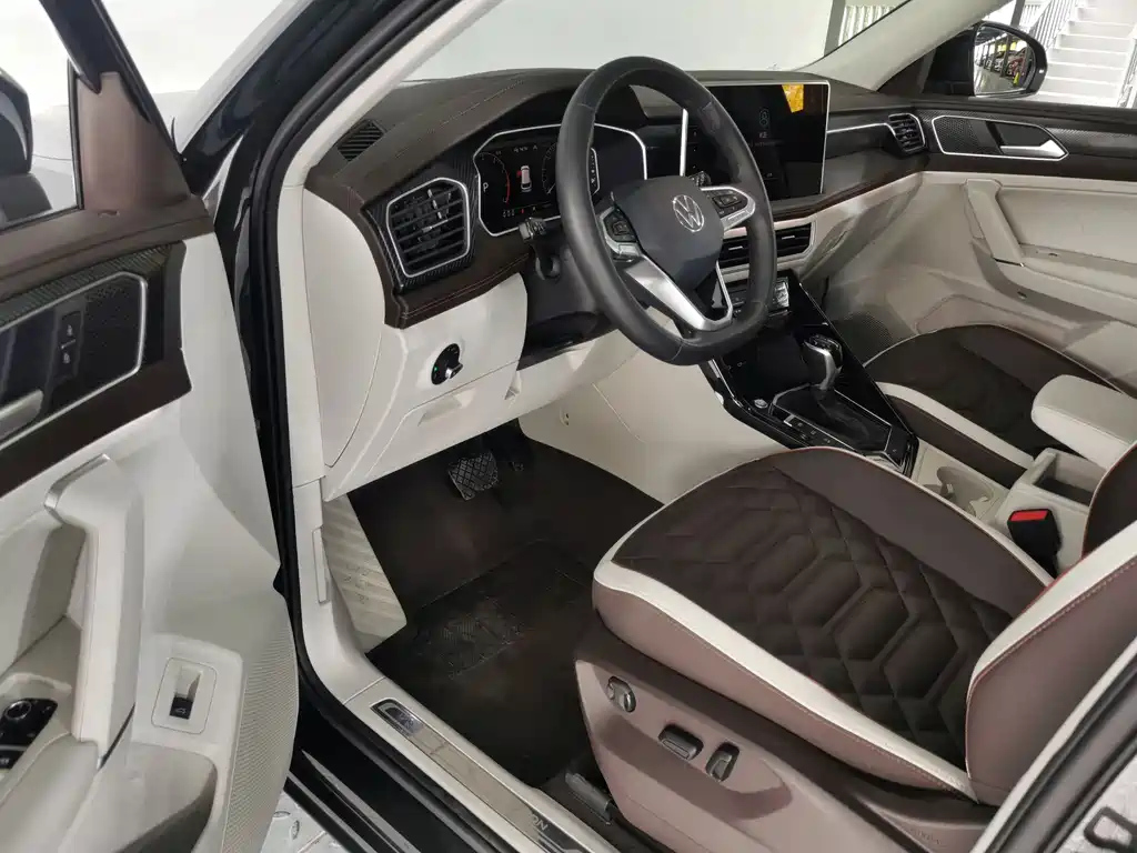 VOLKSWAGEN TAYRON 2023