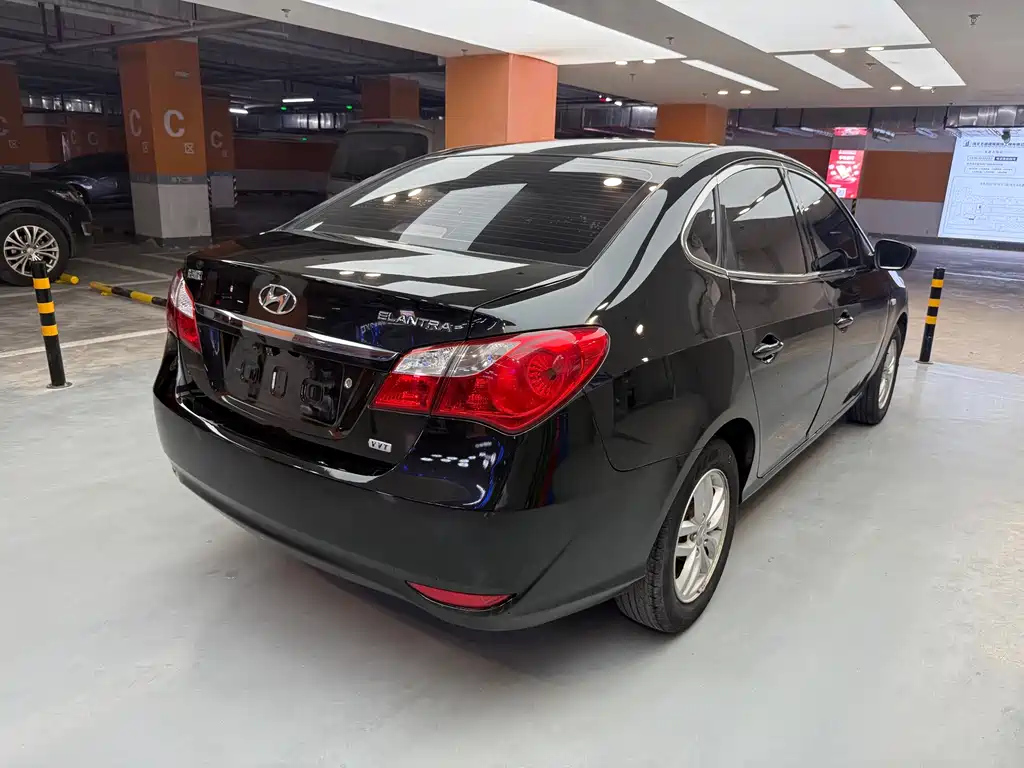 HYUNDAI CELESTA 2011