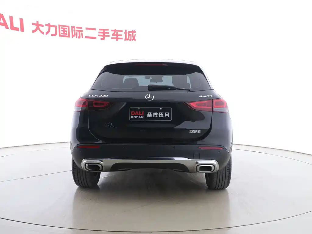 MERCEDES BENZ GLA 2023
