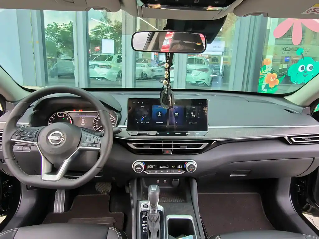 NISSAN TEANA 2022