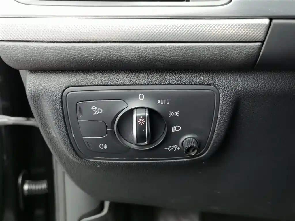 AUDI A6L 2016