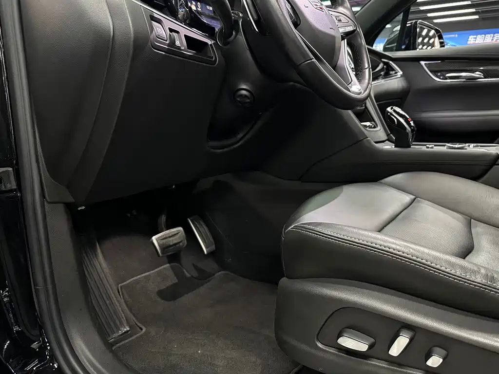 CADILLAC XT6 2021