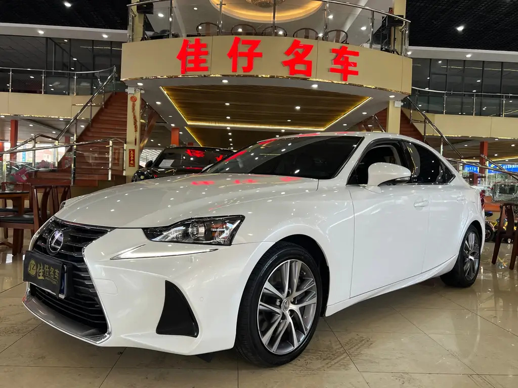 LEXUS IS 2017